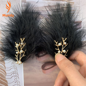 Épingle à cheveux en métal alliage en forme de plume, idéale comme cadeau pour maman, pour la meilleure amie, pour les festivals de musique, les soirées rave, les concerts en plein air - Product Image 1