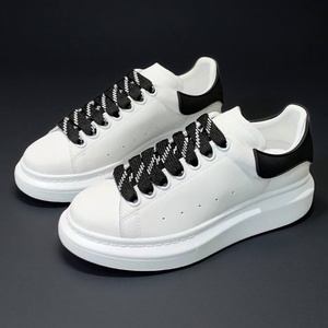 Wholesale high-quality breathable walking <b>shoes</b> with American street style, simple and fashionable casual <b>shoes</b> for men - Product Image 3