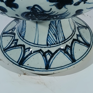 Vase sur pied en porcelaine bleue et blanche peint à la main avec motif de <span class=keywords><strong>canard</strong></span> mandarin et de lotus, écologique et durable pour la décoration de la maison - Product Image 4