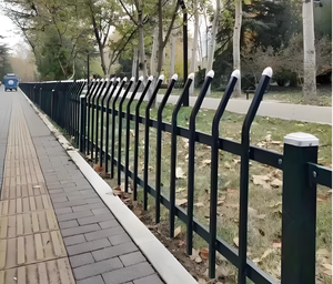 Valla de Acero Tipo Palisada Galvanizada en Caliente + Púas Curvadas con Recubrimiento en Polvo Anti-Corte y Anti-Escalada para Infraestructuras Críticas - Product Image 3