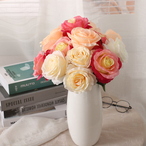 Bouquet de roses artificielles courtes en soie, haute simulation, décoration de table, ornement de mariage - Product Image 1