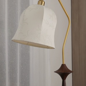 Lámpara de pie con forma de cono, fuente de luz LED, control de interruptor para sala de estar, dormitorio, hotel, casa de huéspedes - Product Image 3