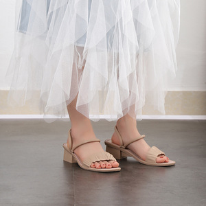 <span class=keywords><strong>Sandalias</strong></span> planas informales nuevas <span class=keywords><strong>sandalias</strong></span> <span class=keywords><strong>baratas</strong></span> al por mayor <span class=keywords><strong>cuña</strong></span> OEM zapatos planos diseñador mujeres PVC verano logotipo personalizado al aire libre - Product Image 2
