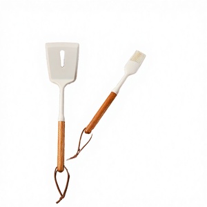 Juego de espátula de silicona y brocha para untar con mangos de madera, utensilios de cocina resistentes al calor, 2 piezas - Product Image 3