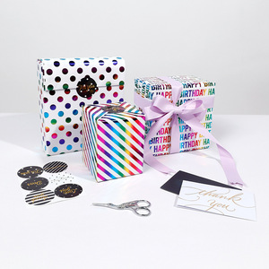 Papier cadeau imprimé avec des motifs colorés en feuille métallisée, des pois irisés et des rayures, assortiment pour emballer les cadeaux d'anniversaire - Product Image 4