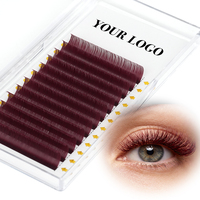 Extensions de cils classiques EMEDA en velours mat couleur marron-rouge, effet rouge bordeaux profond, plateaux d'extensions de cils volumineux