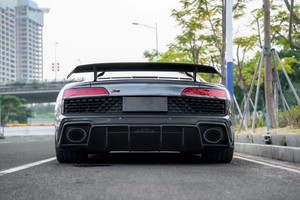ชุดแต่งคาร์บอนไฟเบอร์สำหรับ Audi R8 รุ่นใหม่ พร้อมลิ้นกันชนหน้า สปอยเลอร์ ฝากระโปรง และช่องดักอากาศด้านข้าง แบบสั่งทำพิเศษสำหรับ R8 - Product Image 5