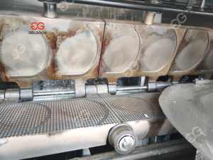 เครื่องทำวาฟเฟิล บิสกิต เจลาโต้ อัตโนมัติเต็มรูปแบบสำหรับเชิงพาณิชย์ พร้อมเครื่องทำโคนไอศกรีมแบบม้วนเคลือบน้ำตาล ราคา - Product Image 3