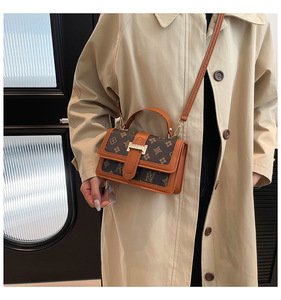 Bolso de Mano de PU de Alta Calidad Para <span class=keywords><strong>Mujer</strong></span> de Marca Famosa de Gran Venta con Logotipo Personalizado Estilo Vintage de Moda Para las Temporadas de Otoño e Invierno - Product Image 6