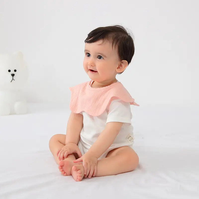 2024 mode couleurs unies 100% coton bio mousseline bébé bavoirs haute qualité bébé Triangle tablier bavoirs