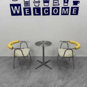 Sedia avvolgente in acciaio inossidabile, con colori personalizzabili; Il tavolo nella foto può essere acquistato anche attraverso la comunicazione. - Product Image 4