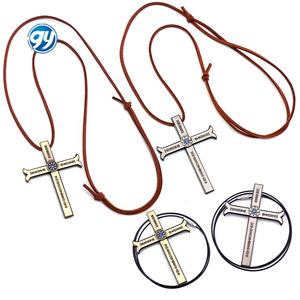 Nuevo collar de Cruz Mihawk de una pieza colgante de espada de ojo de <span class=keywords><strong>halcón</strong></span> regalo de joyería de Anime - Product Image 1