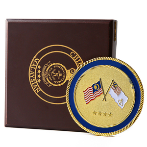 Stampi per Monete Personalizzate di Alta Qualità in Vendita, Monete in Lega di Zinco 3D Smaltate Dorate, Monete Commemorative con Confezione in Scatola di Legno - Product Image 3