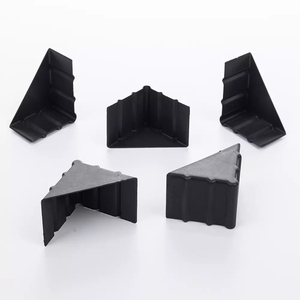 <span class=keywords><strong>Protection</strong></span> d'angle <span class=keywords><strong>en</strong></span> plastique <span class=keywords><strong>pour</strong></span> <span class=keywords><strong>table</strong></span>/<span class=keywords><strong>verre</strong></span>/cadre photo, épaisseur intérieure <span class=keywords><strong>de</strong></span> 50 mm, côtés 12, 15, 18, 20, 22, 25, 30, 35 mm - Product Image 1