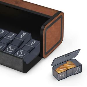 Pastillero de Viaje Portátil y Desmontable, Diseño de Cuero a Prueba de Humedad, Organizador Semanal de Medicamentos para 7 Días - Product Image 4
