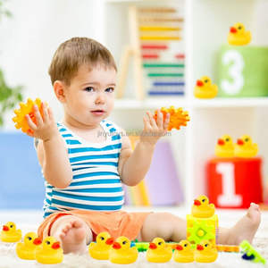Canard en caoutchouc Jouets de bain 50PCS Mini Canards en vrac pour enfants Baby Shower Summer Beach Pool Activity Carnival Game - Product Image 6