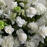 Rangkaian Bunga Artificial Putih Hijau untuk Lorong Pelaminan, Mawar Palsu, Hydrangea, Delphinium untuk Dekorasi Acara, Pesta, Gereja