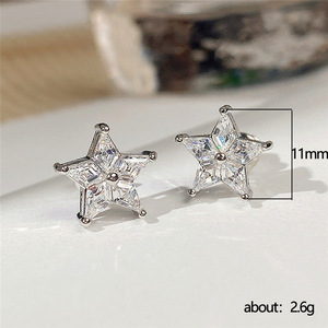 Orecchini a Forma di Stella a Cinque Punte per Donne, Accessori per Orecchie Semplici da Indossare Quotidianamente, per Outfit Casual e Regalo - Product Image 5