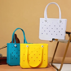Soldes d'été : Sacs fourre-tout imperméables pour femmes, sacs de plage tendance en EVA, sacs à main moyens, personnalisables (logo et couleur), grandes et petites tailles - Product Image 4