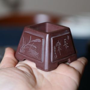 Maceta Cuadrada Mini Zisha para Bonsái, Hecha a Mano, del Tamaño de una Palma, Extra Pequeña - Product Image 1
