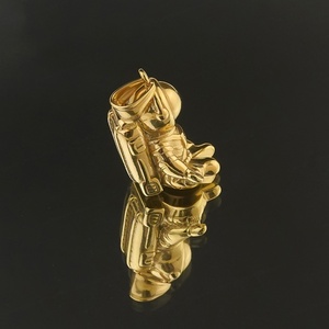 Collar Personalizado de Acero de Titanio con Colgante de Astronauta de Acero Inoxidable Fundido Transfronterizo, Chapado en Oro de 18K PVD - Product Image 4