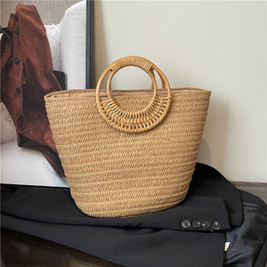 Sac <span class=keywords><strong>Tendance</strong></span> 2026 Nouveau Sac Fourre-tout Tressé Fait Main en Forme de Croissant pour Femme en Paille - Product Image 6