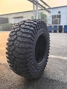 ยางเรเดียลสำหรับรถ SUV รุ่นใหม่ LCH T-REX LT275/55R20 35X12.50R22LT แบบไม่มียางใน ขอบสีดำ สำหรับลุยทุกสภาพถนน ยึดเกาะถนนได้ดีเยี่ยม MUD MONSTER 1 - Product Image 4