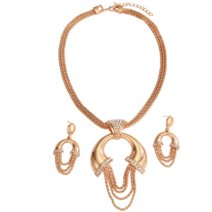 Parure Collier et Boucles d'Oreilles en Strass Doré Style Luxe Léger Européen et Américain, Chaîne à Pampilles Rétro Exagérée Tendance pour Robe de Mariée - Product Image 5