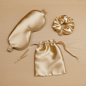 <span class=keywords><strong>LUMI</strong></span> Ensemble Masque de Nuit en Soie Imprimée 3-en-1 avec Sac à Cordon et Chouchou en Satin, Accessoire de Sommeil et de Bain, Taille Unique - Product Image 3