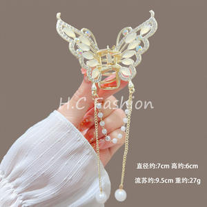 <span class=keywords><strong>Pince</strong></span> à <span class=keywords><strong>cheveux</strong></span> papillon en métal <span class=keywords><strong>pince</strong></span> <span class=keywords><strong>crabe</strong></span> pour femmes filles barrette brillante épingle à <span class=keywords><strong>cheveux</strong></span> avec gland perle accessoires de <span class=keywords><strong>cheveux</strong></span> vente en gros - Product Image 6