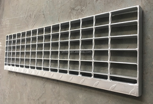 Marches d'escalier en acier galvanisé à dents pour extérieur - Product Image 6