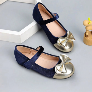 Zapatos Planos Personalizados para Niños, Zapatos de Vestir de Terciopelo Azul con Punta Dorada - Product Image 1