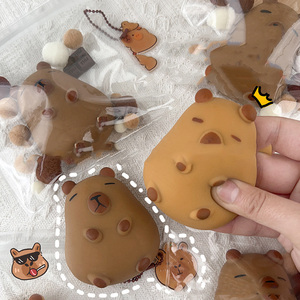 Muñeco de silicona pequeño Kapibala popular para niños, bola antiestrés de celebridad de internet, artefacto blandito musical para apretar, para 5-7 años - Product Image 1