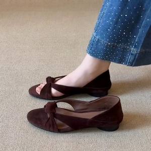 Nuevas sandalias de tacón grueso con correa cruzada de ante francés y punta abierta para mujer 2026, sandalias deslizantes con cubierta trasera que combinan con todo. - Product Image 1