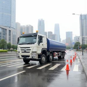 Camión <span class=keywords><strong>Cisterna</strong></span> Howo Nuevo SINOTRUK con Transmisión Manual, Motor Diésel, Material <span class=keywords><strong>de</strong></span> Acero y Aluminio, Tracción 8x4, Capacidad <span class=keywords><strong>de</strong></span> Carga <span class=keywords><strong>de</strong></span> 21-30T - Product Image 1