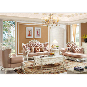 Divano Sezionale e Chaise Longue <span class=keywords><strong>in</strong></span> Legno Massello Europeo di Lusso Raffinato, Intagliato a Mano, con Rivestimento <span class=keywords><strong>in</strong></span> <span class=keywords><strong>Pelle</strong></span> Rosa, per Villa e Suite d'Hotel - Product Image 1