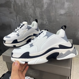 Chaussures de sport de marque de luxe, design classique, best-seller, avec empeigne en mesh léger et style respirant, adaptées aux couples. - Product Image 2