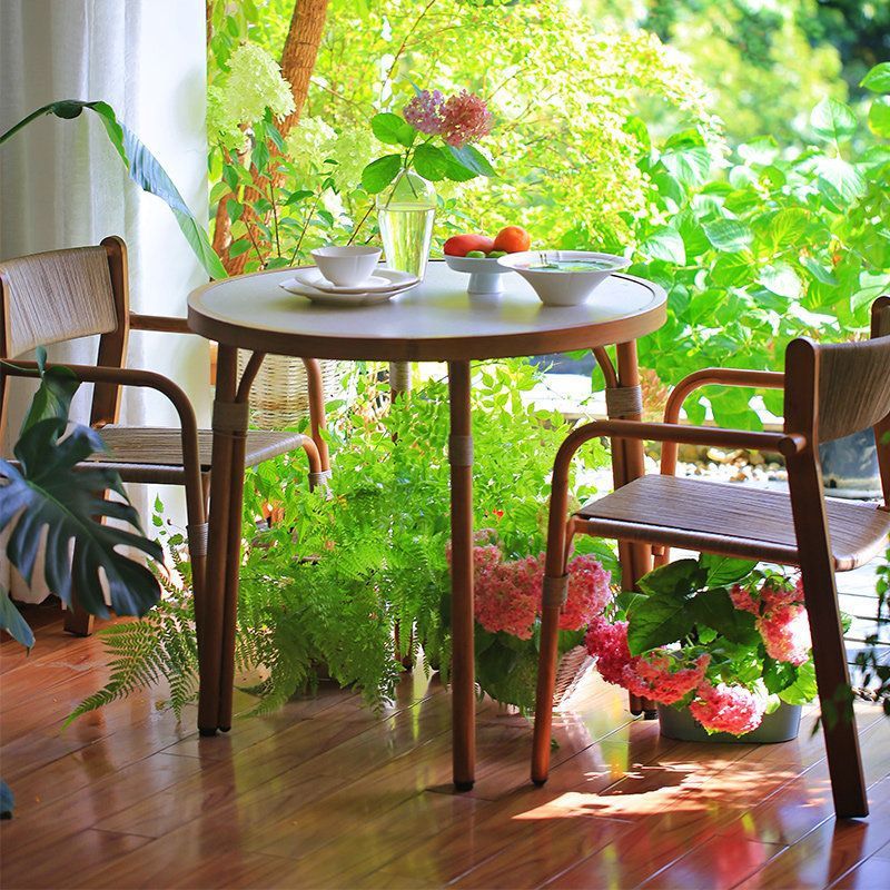 Table ronde de 80 cm [une table et deux chaises]