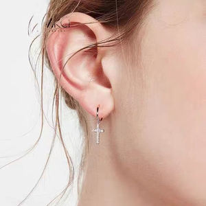 男性用長いペンダントイヤリングステンレス製羽毛クロスブレードクールイヤリング - Product Image 2