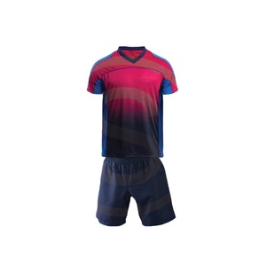 Uniforme de fútbol personalizado en color y diseño personalizado para equipos de fútbol - Product Image 1