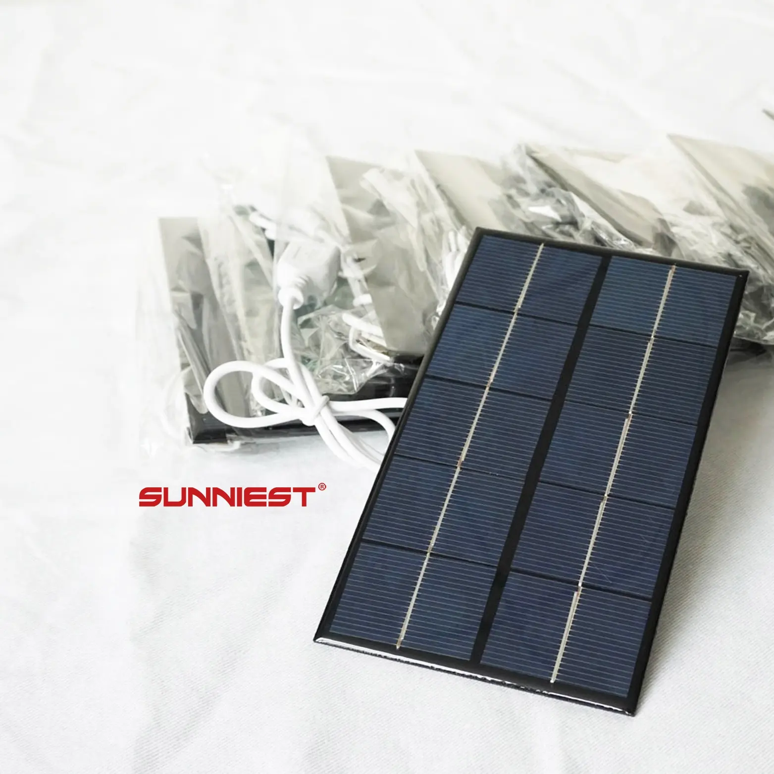 2 W 5 V kleines Panel tragbares Mini-Mono-Solarpanel-Ladegerät für Licht Spielzeug Auto Funktaschen Telefonzweig Handyladegerät für draußen