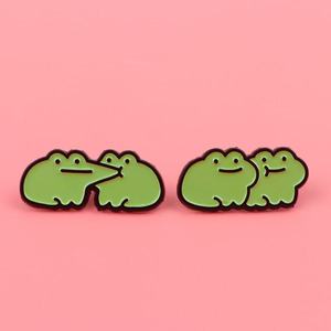 Broche <span class=keywords><strong>de</strong></span> Aleación <span class=keywords><strong>de</strong></span> Zinc con Esmalte <span class=keywords><strong>de</strong></span> Rana Adorable, Diseño <span class=keywords><strong>de</strong></span> Pareja Besándose, Arcoíris, Animal <span class=keywords><strong>de</strong></span> Dibujos Animados, para Mochila, Solapa, Joyería - Product Image 1