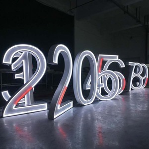 Insegna LED Personalizzata Autoportante con Controllo App, <span class=keywords><strong>Numeri</strong></span> Luminosi da 4 Piedi, Lettere in Metallo Programmabili per Sfondi - Product Image 1