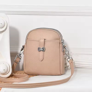 Women's Retro European-American Style PU Leather Shoulder Bag with Single <b>Zip</b> Closure Large Capacity Fashionable & Simple Design - Product Image 1