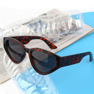 Gafas <span class=keywords><strong>de</strong></span> Sol Retro <span class=keywords><strong>de</strong></span> Plástico Reciclado Hechas con <span class=keywords><strong>Botellas</strong></span> Usadas, con Logotipo Personalizado al por Mayor, RPET, RPCTG, Sostenibles - Product Image 3