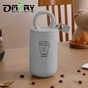 Wholesale OMORY 470ml 304 Stainless Steel Lock Bottle Travel Bottle with Leather Strap - Product Image 4