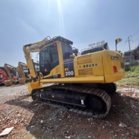 Excavatrice d'occasion Komatsu PC200 à prix avantageux, moteur d'origine japonais, boîte de vitesses, benne, à vendre