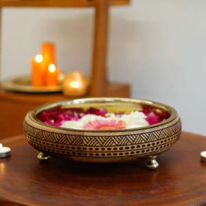 Bandejas Decorativas con Encanto Tradicional, Urli de Madera y Acero Inoxidable, Centro de Mesa Elegante para Decoración del Hogar, Hecho a Mano, Étnico y Tradicional - Product Image 3