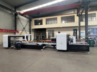 Machine de conversion de cartons en carton ondulé / Machine automatique de pliage et de collage de boîtes en carton