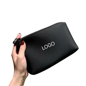 Bolsa de maquiagem para cosméticos de higiene pessoal em neoprene preto pequeno com logotipo personalizado da moda em promoção